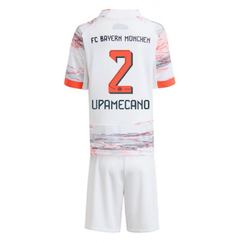 Bayern Munich Dayot Upamecano #2 Replika Babytøj Udebanesæt Børn 2025-26 Kortærmet (+ Korte bukser) Bayern Munich Dayot Upamecano #2 Replika Babytøj Udebanesæt Børn 2025-26 Kortærmet (+ Korte bukser)